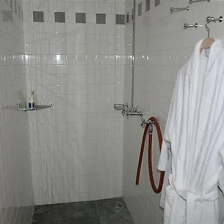 Schonried Sleeps 6 Wifi アパート
